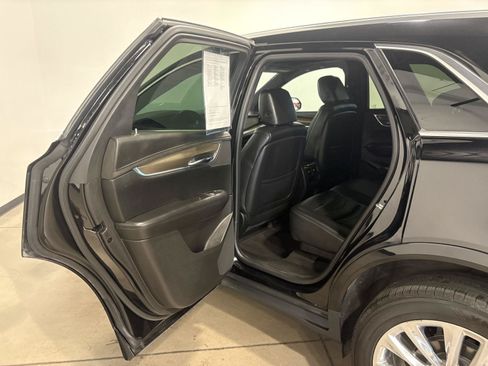 Used 2017 Cadillac XT5 Platinum AWD/4WD image 30
