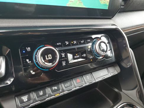 Used 2025 GMC Sierra 2500 AT4 w/ AT4 Premium Plus Package image 76