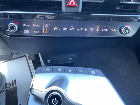 Certified 2024 Kia EV6 Wind AWD/4WD image 16