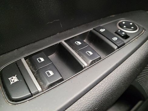 Used 2022 Kia Forte LXS image 27