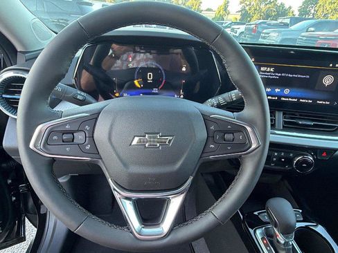 New 2026 Chevrolet Trax LT w/ Driver Confidence Package FWD image 21