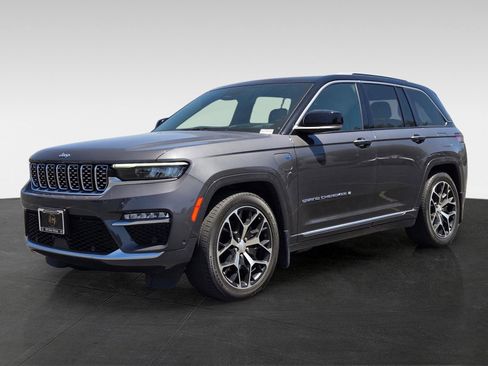 Used 2023 Jeep Grand Cherokee Summit AWD/4WD image 8