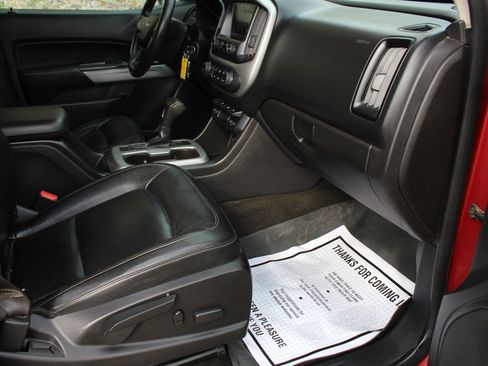 Used 2015 Chevrolet Colorado LT w/ Luxury Package image 17