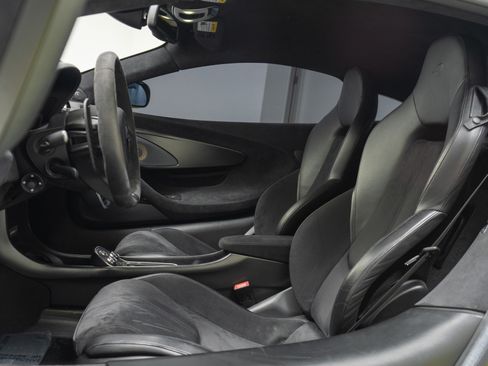 Used 2019 McLaren 600LT RWD image 23