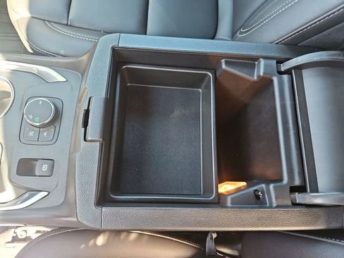 Used 2023 Chevrolet Traverse LT FWD image 26