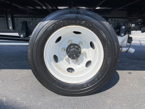 New 2024 Chevrolet Low Cab Forward image 26