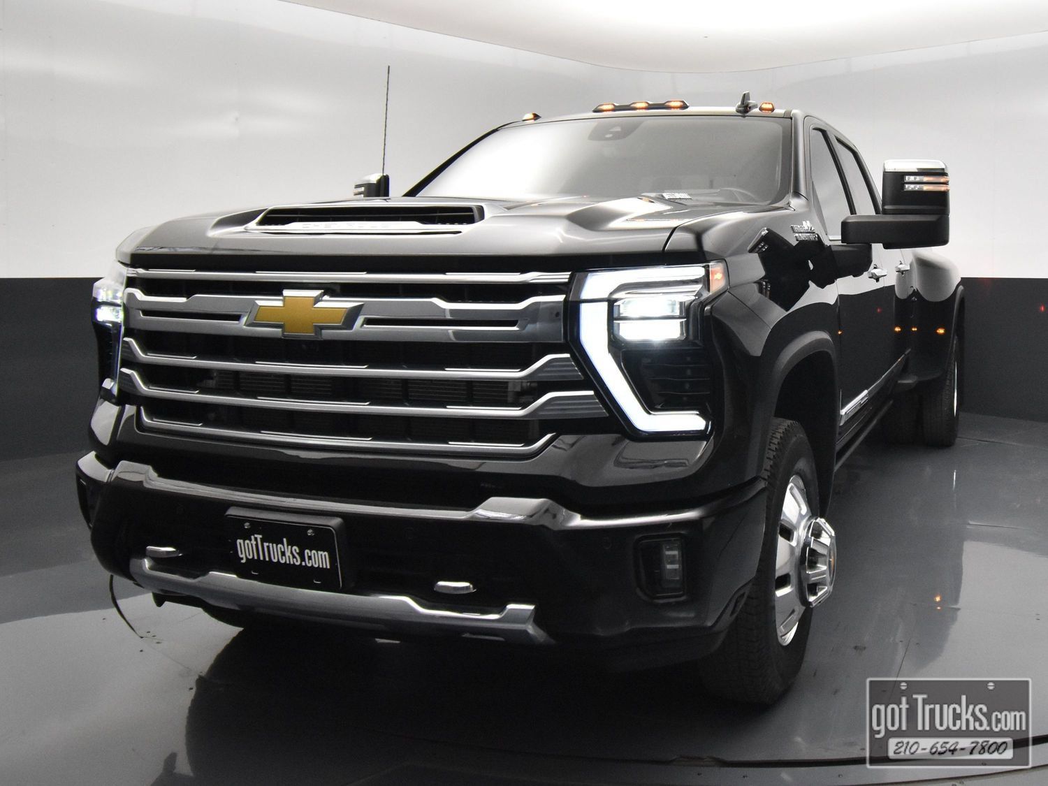 Used 2024 Chevrolet Silverado 3500 High Country w/ High Country Premium Package AWD/4WD image 50