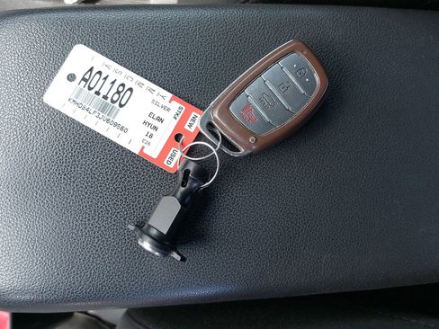 Used 2018 Hyundai Elantra Value Edition FWD image 10