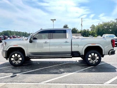 New 2025 GMC Sierra 2500 Denali w/ Denali Reserve Package image 5