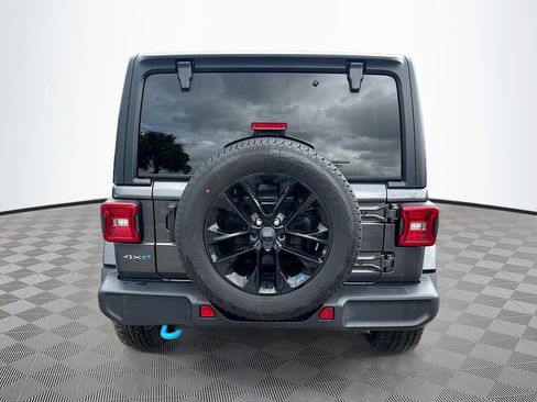 Used 2023 Jeep Wrangler Unlimited Sahara w/ Cold Weather Group AWD/4WD image 7