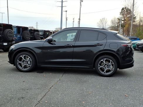New 2025 Alfa Romeo Stelvio Sprint w/ Convenience Package AWD/4WD image 16