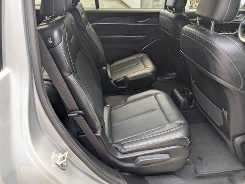 Used 2023 Jeep Grand Cherokee L Overland AWD/4WD image 37