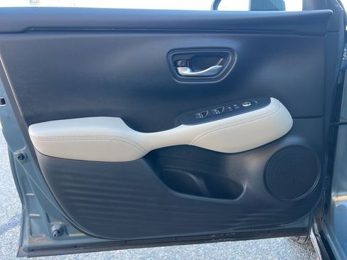 Used 2024 Honda HR-V EX-L image 10