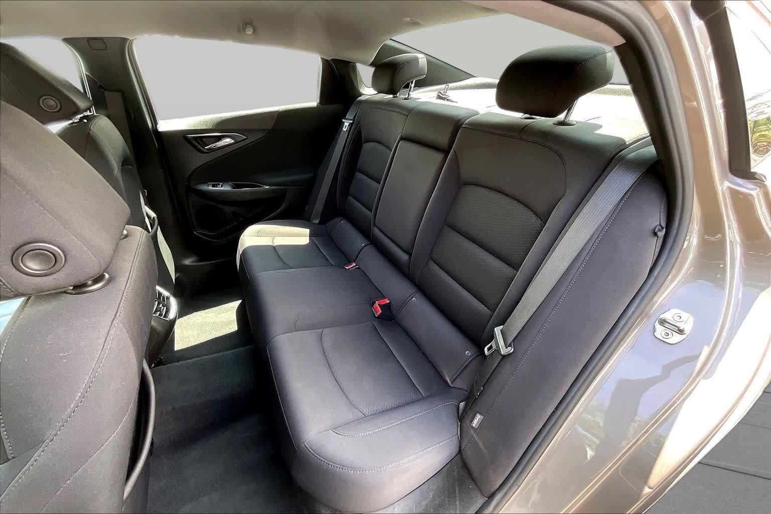 Used 2022 Chevrolet Malibu LT FWD image 25