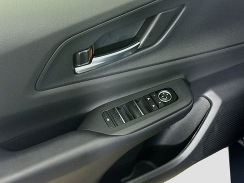 Certified 2025 Toyota Prius Plug-In Hybrid image 12