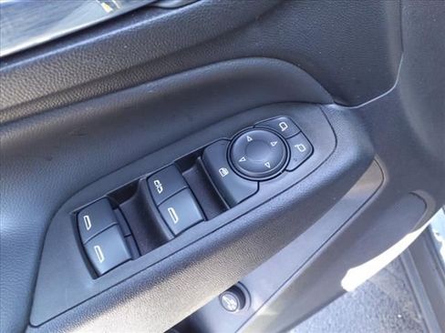 Used 2023 Chevrolet Equinox LT FWD image 9
