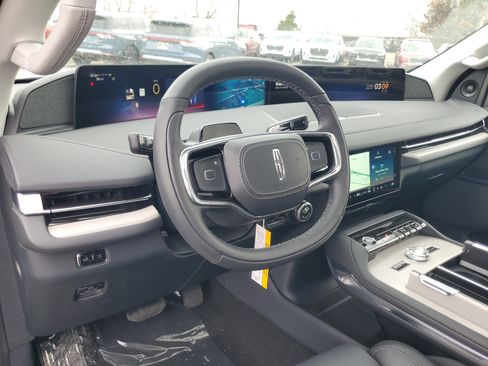 New 2026 Lincoln Navigator Reserve image 13