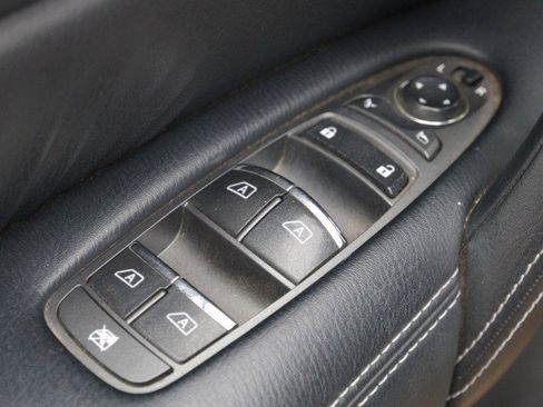 Used 2018 Nissan Armada SL w/ Moonroof Package AWD/4WD image 13