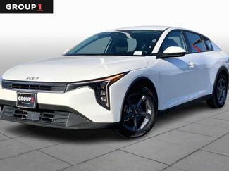 Used 2025 Kia K4 LXS video 1