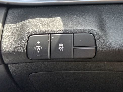 Used 2024 Hyundai Elantra SEL image 28