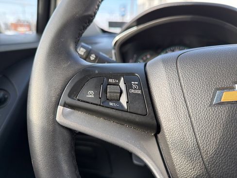 Used 2021 Chevrolet Trax LT w/ Driver Confidence Package image 30