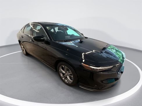 Used 2023 Honda Accord EX image 1
