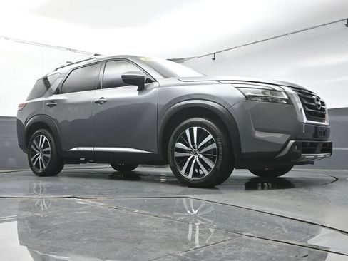 Used 2023 Nissan Pathfinder Platinum AWD/4WD image 46