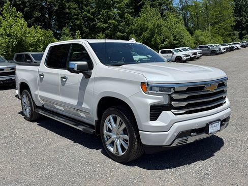 Used 2023 Chevrolet Silverado 1500 High Country w/ High Country Premium Package AWD/4WD image 1