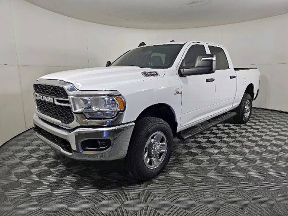 Used 2024 RAM 2500 Tradesman w/ Chrome Appearance Group AWD/4WD image 5