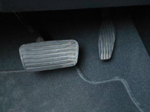 Used 2024 GMC Yukon SLT image 45