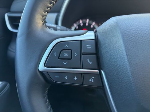 Used 2024 Toyota Highlander LE image 14