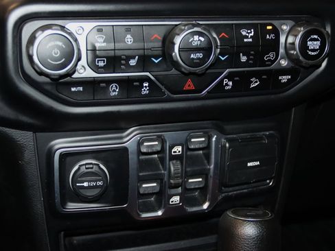 Used 2020 Jeep Wrangler Unlimited Sport image 44