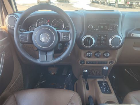 Used 2016 Jeep Wrangler Unlimited Sahara w/ Mopar Chrome Edition Group image 17