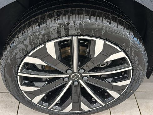 New 2026 Volvo XC60 T8 Ultra w/ Climate Package AWD/4WD image 31