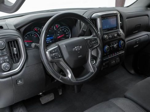 Used 2019 Chevrolet Silverado 1500 LT Trail Boss w/ Convenience Package image 3