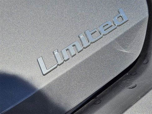 New 2025 Hyundai Elantra Limited image 12