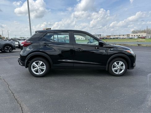 Used 2025 Nissan Kicks Play S image 9