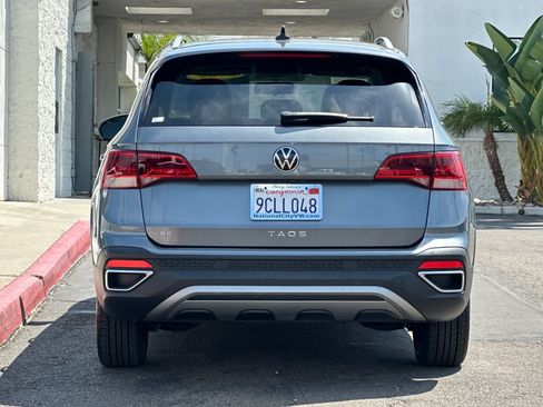Used 2022 Volkswagen Taos SE FWD image 5
