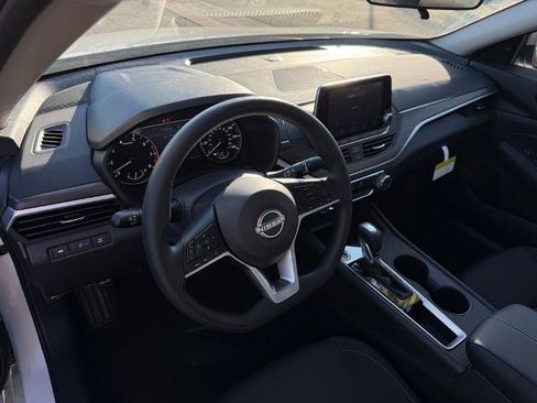 New 2025 Nissan Altima 2.5 SV image 16
