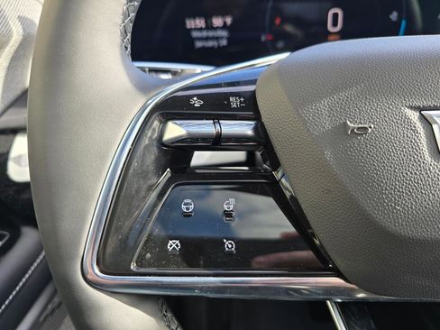 New 2026 Cadillac Optiq Luxury 1 image 27
