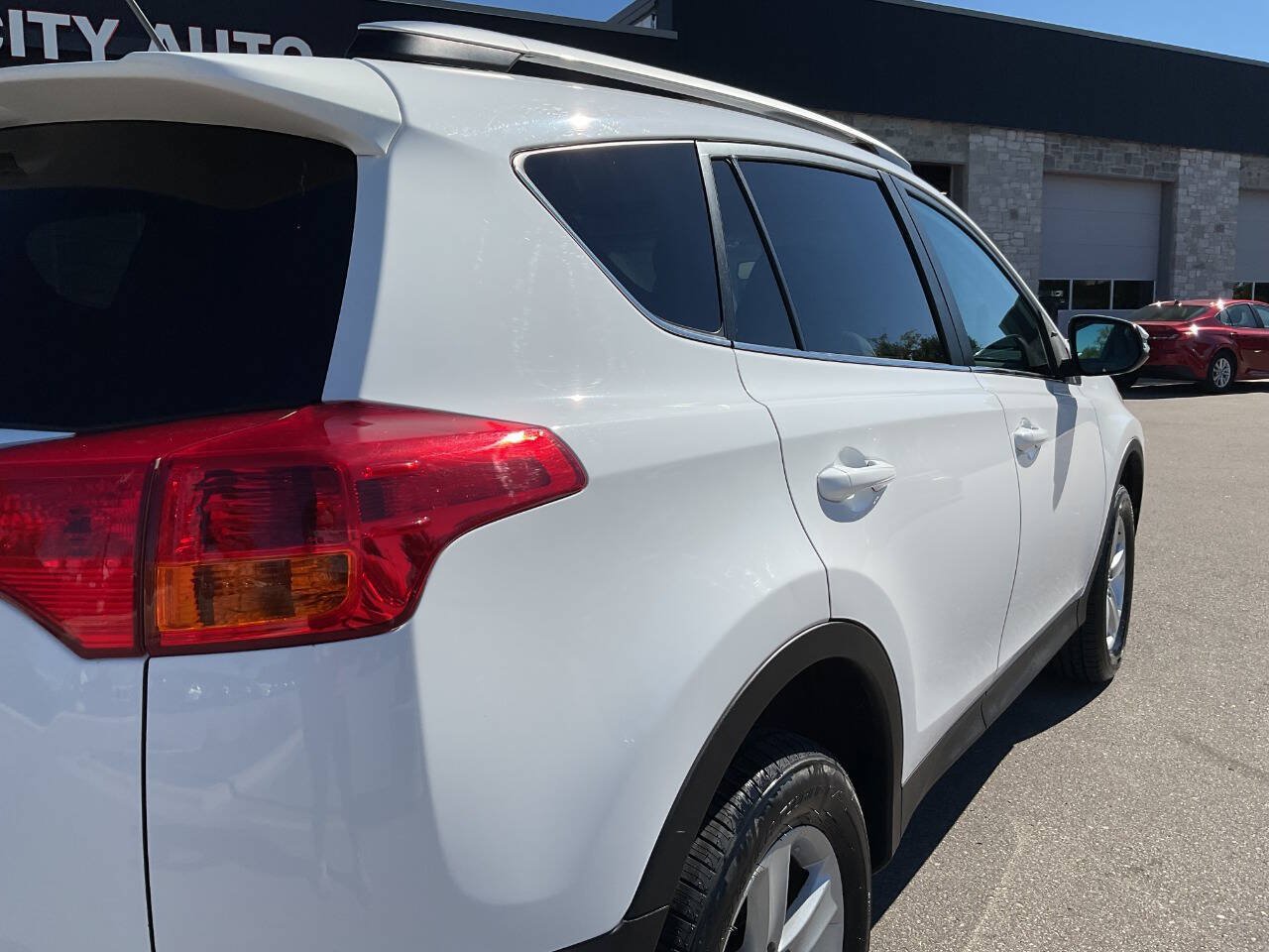 Used 2013 Toyota RAV4 XLE AWD/4WD image 8