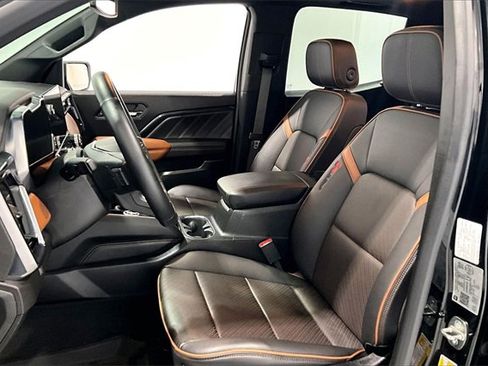 Used 2023 GMC Canyon AT4 w/ AT4 Premium Package image 23