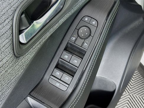 Certified 2023 Nissan Rogue SV FWD image 18