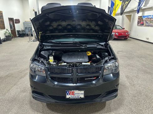 Used 2017 Dodge Grand Caravan SE image 56