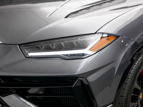 Used 2023 Lamborghini Urus S image 62
