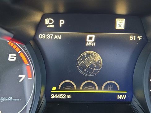 Used 2023 Alfa Romeo Stelvio Ti image 21