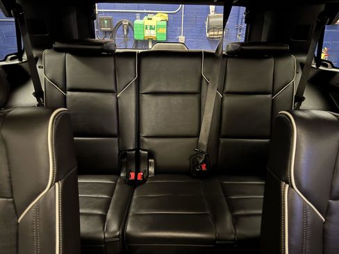 Used 2021 Cadillac Escalade Premium Luxury image 31