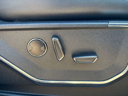 Used 2022 Ford F150 Lariat w/ Equipment Group 502A High image 39