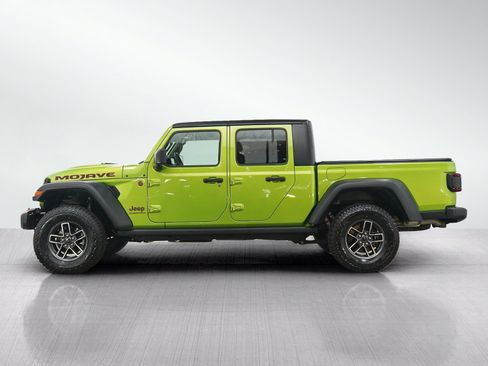 Used 2025 Jeep Gladiator Mojave w/ Convenience Group AWD/4WD image 2