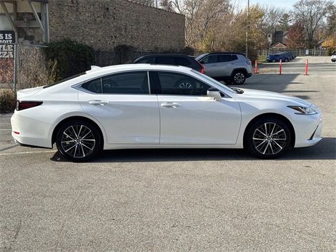 Certified 2025 Lexus ES 350 w/ Premium Package image 4